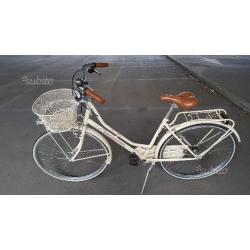 Bicicletta da donna Holland da 26 beige con cesto