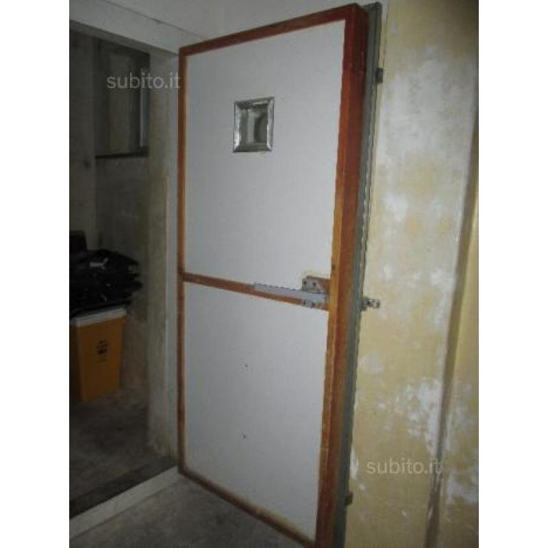Porta e sportello per cella frigorifera