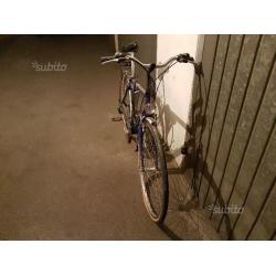 Bicicletta con cambio shimano misura 28