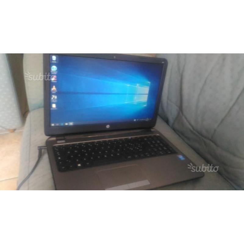 PC Notebook HP modello 250 G3 da 15,6" polli